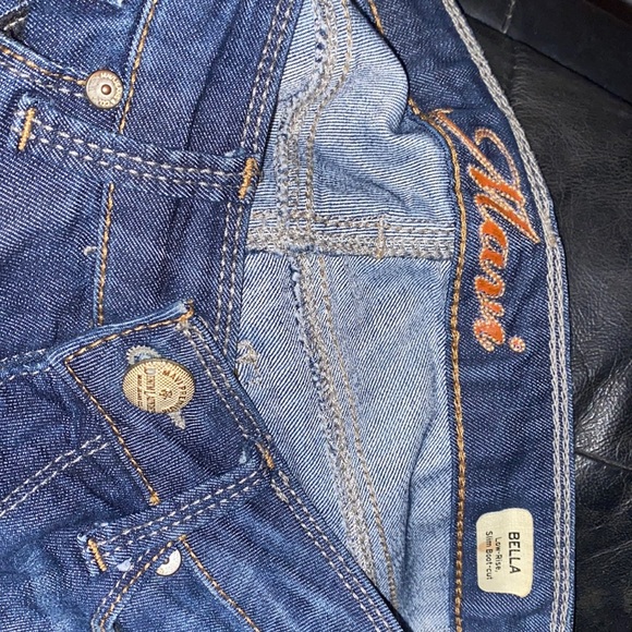 Bella Mavi Low Rise Slim Boot-cut Jeans! - Picture 6 of 8